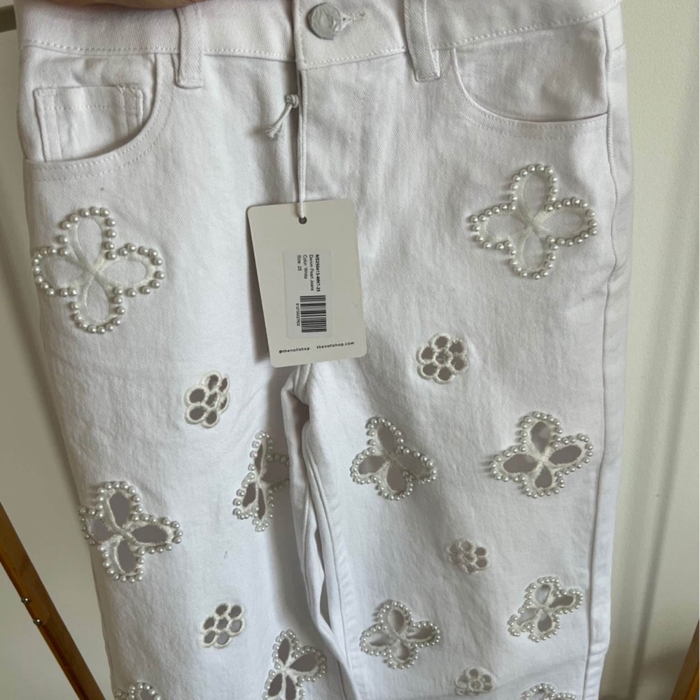 White Pearl Floral Women's Straight Leg Jeans